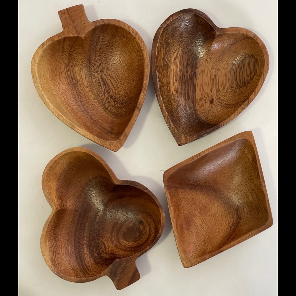 Wooden poker suit snack bowls